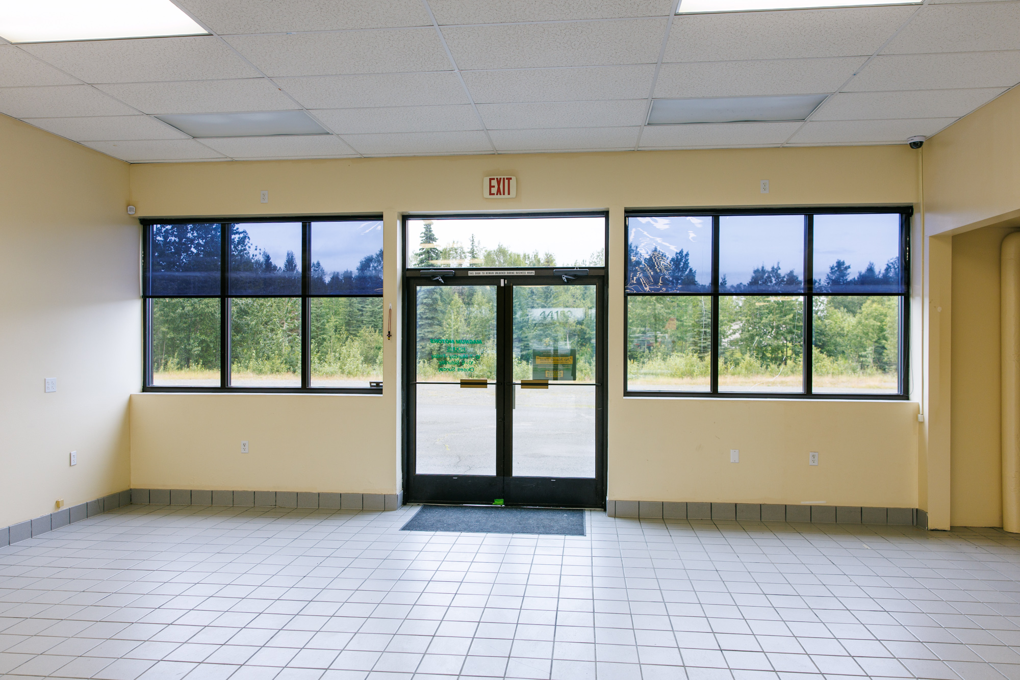 Front Lobby & Picture Windows