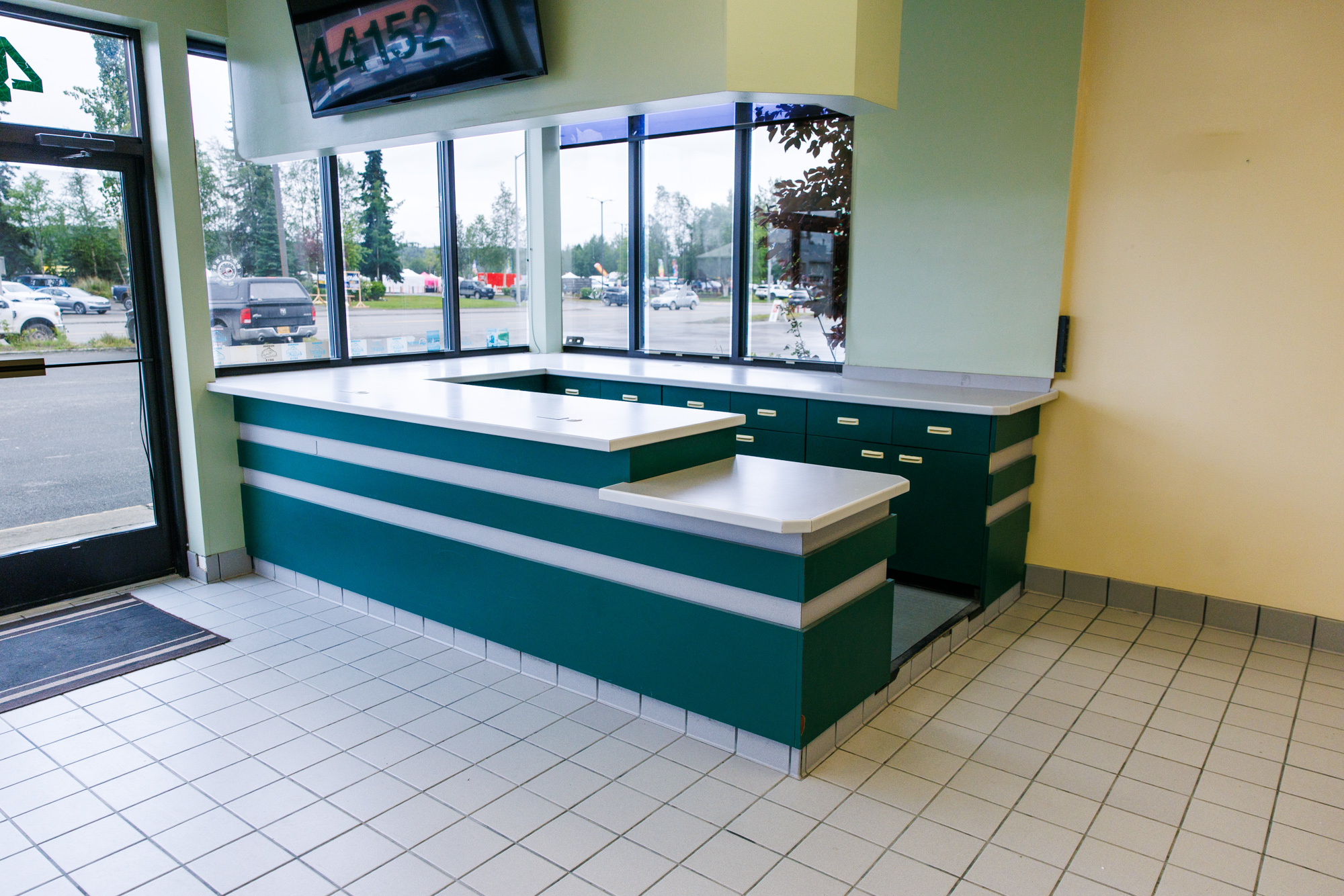 Customer Reception & Sales Counter